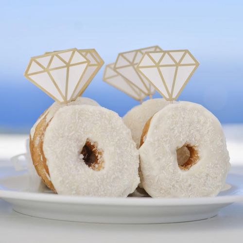 Donutprikkers verlovingsringen Engaged Ginger Ray