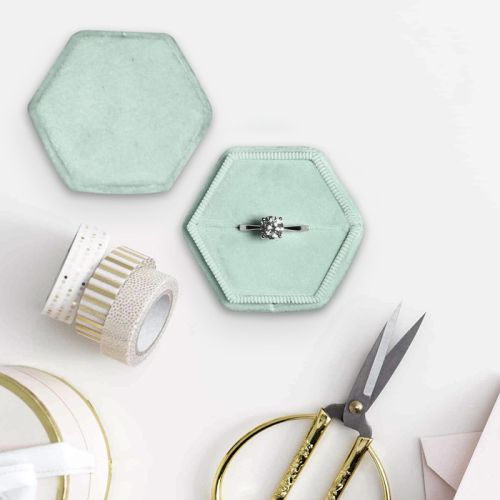 Velvet ringdoosje hexagon Soft Mint (1 ring)