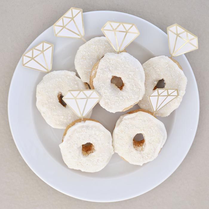 Donutprikkers verlovingsringen Engaged Ginger Ray
