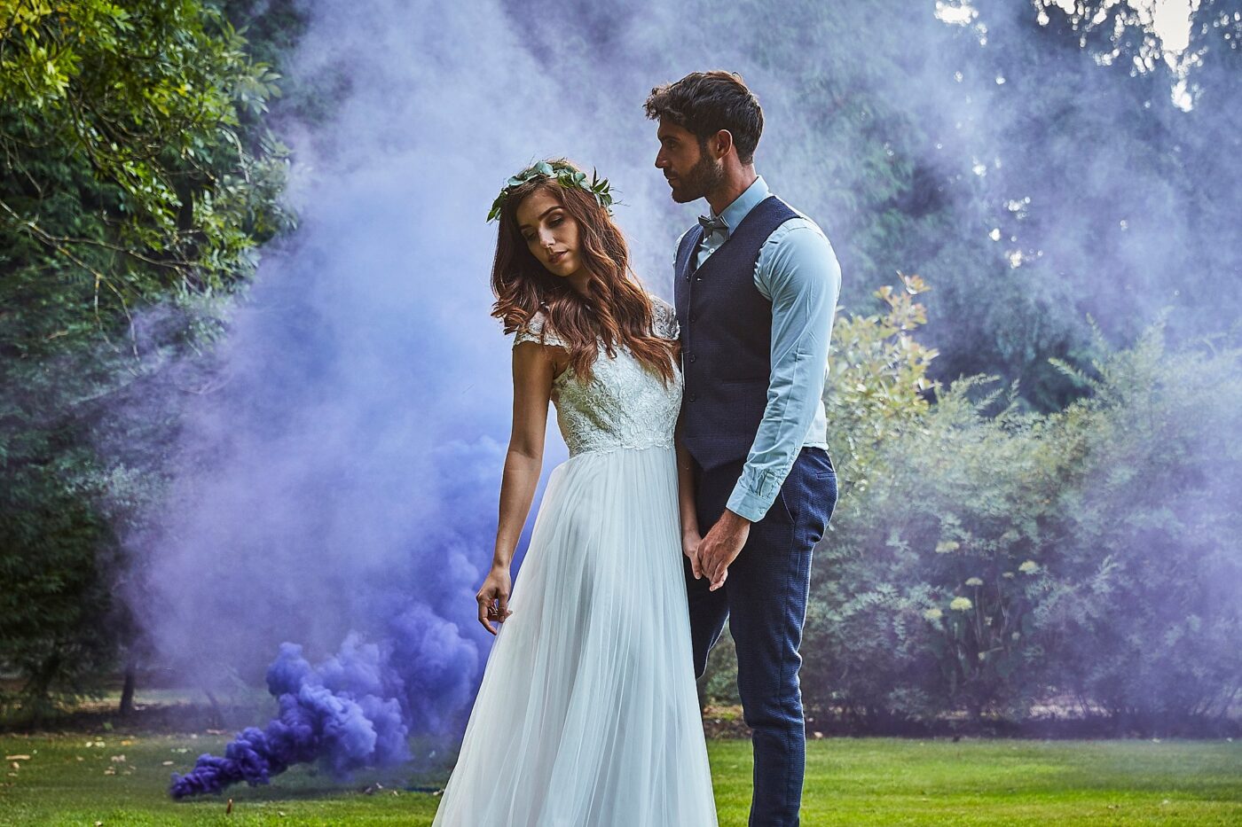Rookbommen tijdens de fotoshoot, weddingdeco